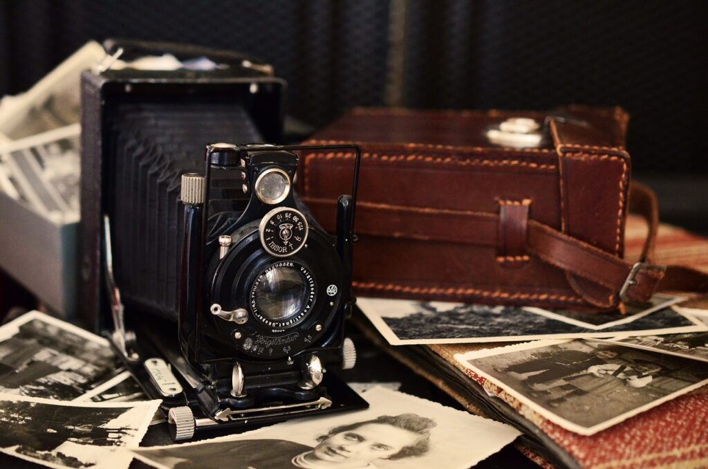 camera, old, antique-711040.jpg